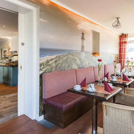Sylter Domizil Hotel 4*